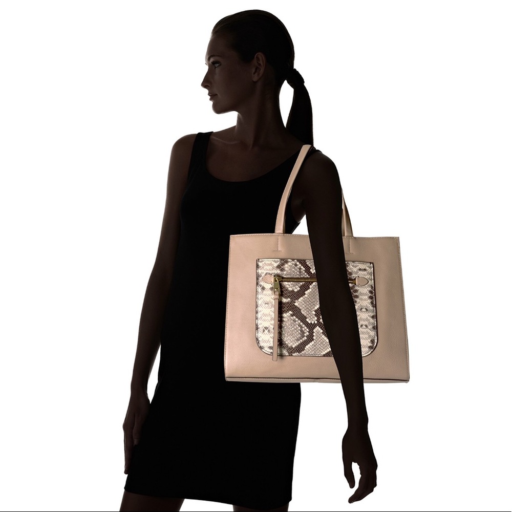 VINCE CAMUTO “Elvan” Leather Tote